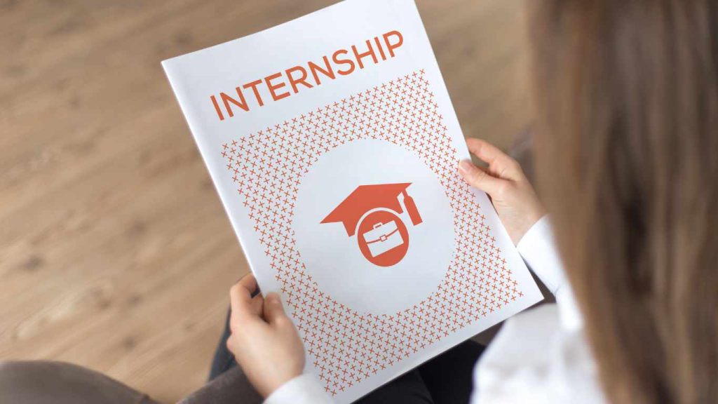 Importance of Internship for Law Students CaseFox