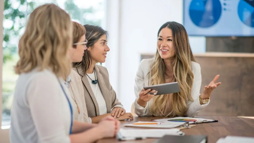 Essential tips to get more clients with AI in legal marketing